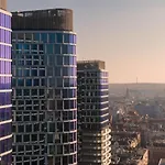 Urban Golden Royal, Jacuzzi By The Window, Chilled Prosecco, Ps5 - Free Garage * Katovice