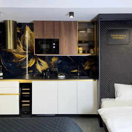 아파트 Urban Golden Royal, Jacuzzi By The Window, Chilled Prosecco, Ps5, Free Garage, No Deposit *