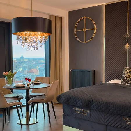 Urban Golden Royal, Jacuzzi By The Window, Chilled Prosecco, Ps5, Free Garage, No Deposit Katowice