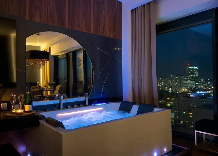 Apartamento Urban Golden Royal, Jacuzzi By The Window, Chilled Prosecco, Ps5, Free Garage, No Deposit Katowice