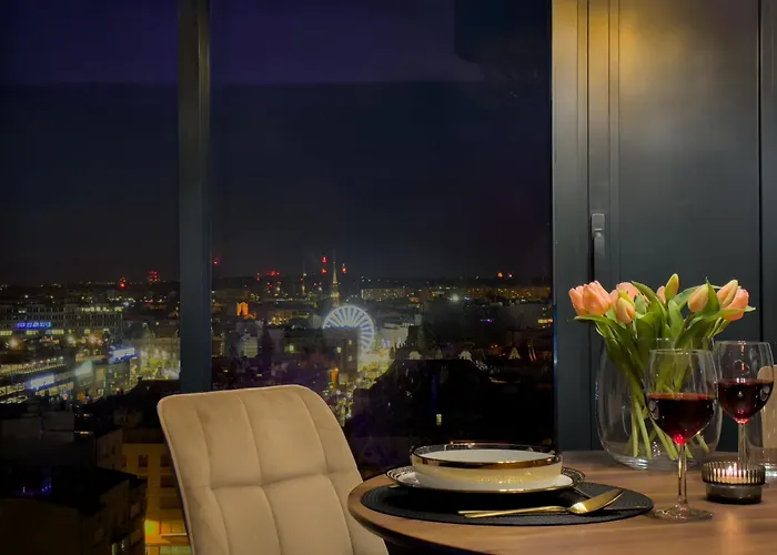 Urban Golden Royal, Jacuzzi By The Window, Chilled Prosecco, Ps5, Free Garage, No Deposit