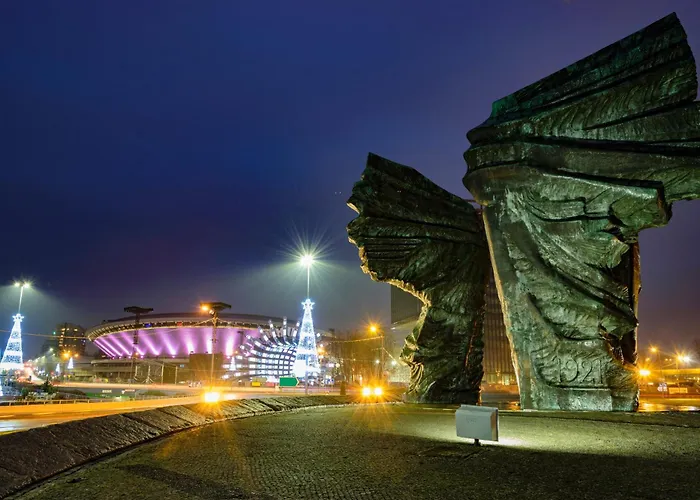 Apartamento Urban Golden Royal, Jacuzzi By The Window, Chilled Prosecco, Ps5, Free Garage, No Deposit Katowice