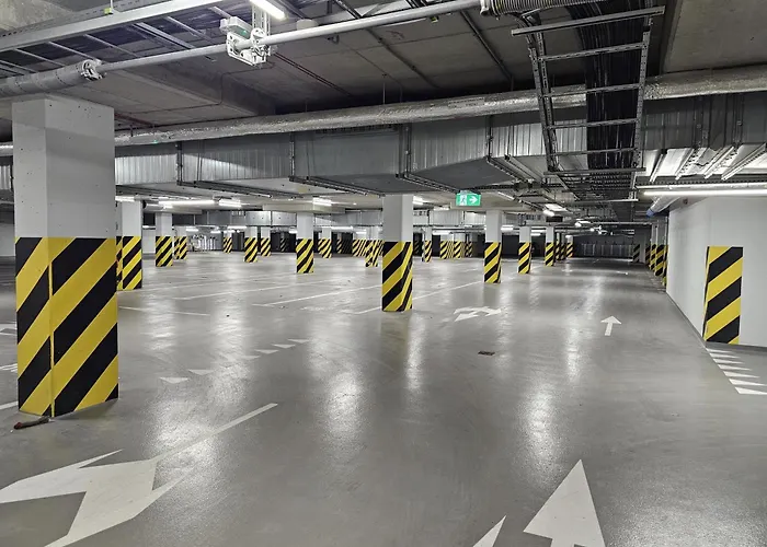 Urban Golden Royal, Jacuzzi By The Window, Chilled Prosecco, Ps5, Free Garage, No Deposit Apartamento *