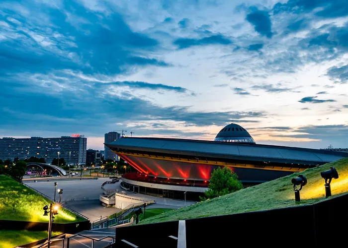 Apartamento Urban Golden Royal, Jacuzzi By The Window, Chilled Prosecco, Ps5, Free Garage, No Deposit Katowice