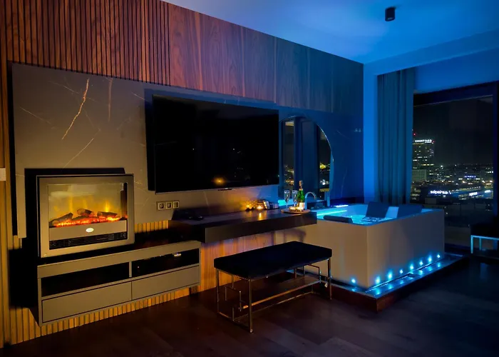 דירה Urban Golden Royal, Jacuzzi By The Window, Chilled Prosecco, Ps5, Free Garage, No Deposit *